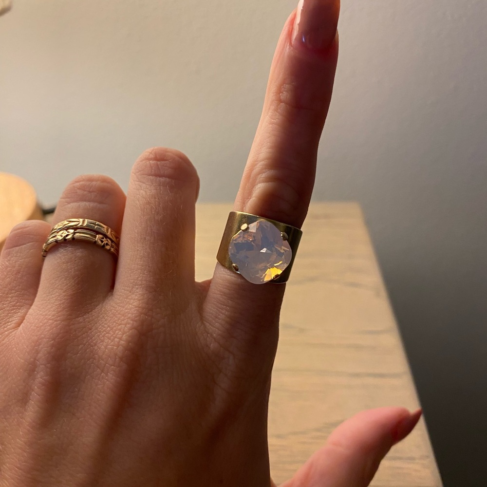 Imitation Moonstone Fully Adjustable Costume Ring - Picture 2 of 4